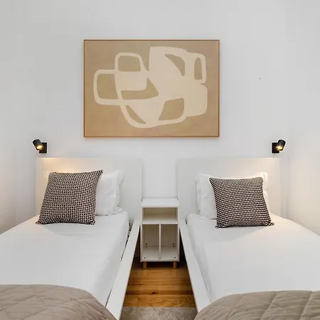 Whome Elegant In Lisbons Historic Downtown *