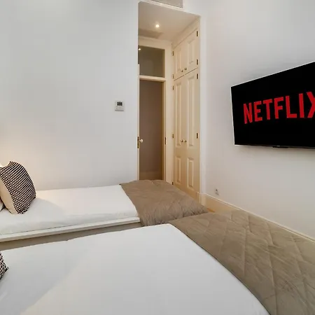 Whome Elegant In Lisbons Historic Downtown *